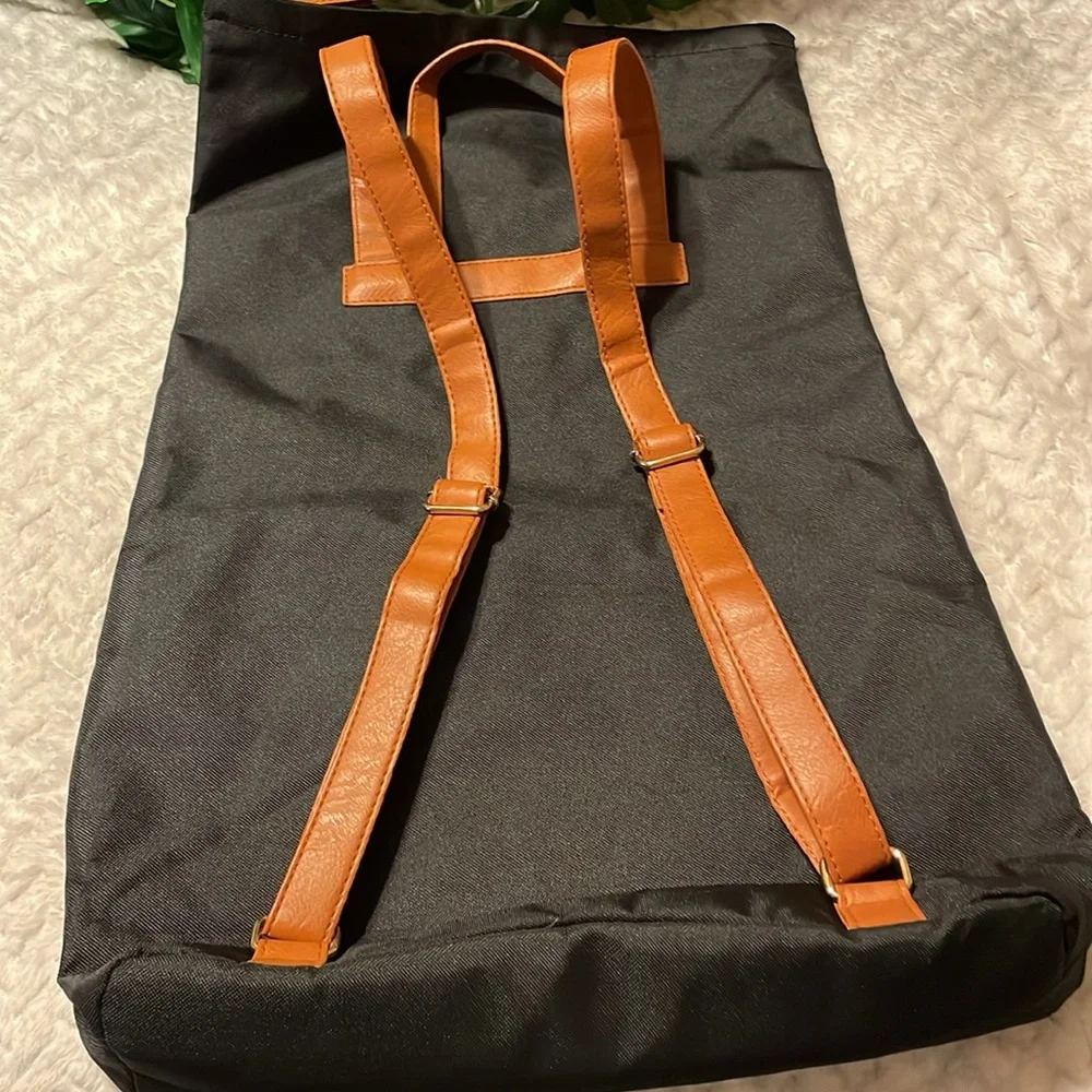 DSW BACKPACK BLACK CANVAS W BROWN VEAGAN LEATHER STRAPS AND OUTER ZIPPER POUCH 🆕
